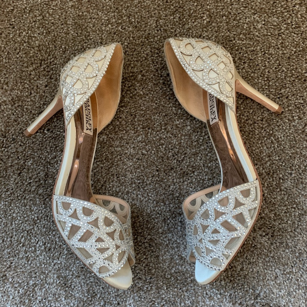 Badgley Mischka Silver and Cream Heels - Picture 5 of 14